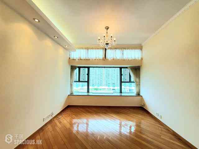 Tung Chung - Tung Chung Crescent 05
