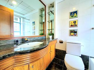 Tung Chung - Tung Chung Crescent 16