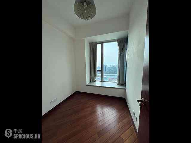 Yau Ma Tei - The Coronation Tower 1 03