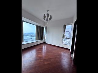 Yau Ma Tei - The Coronation Tower 1 05