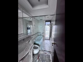 Yau Ma Tei - The Coronation Tower 1 07