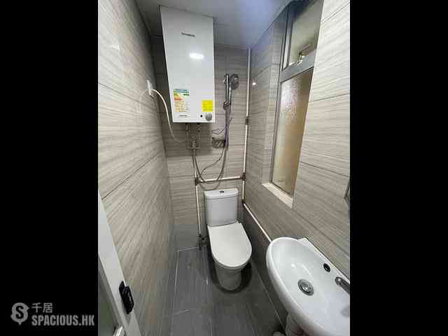 Sheung Wan - 16-18, Queen's Road West 05