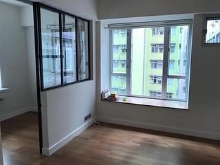Sai Ying Pun - Hoi Sing Building Block 1 02