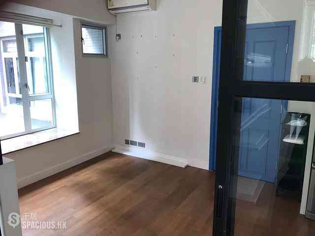 Sai Ying Pun - Hoi Sing Building Block 1 04