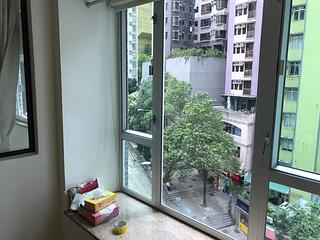 Sai Ying Pun - Hoi Sing Building Block 1 08