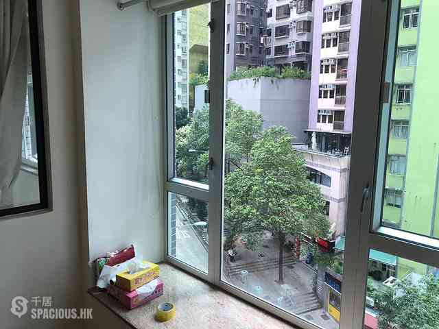 Sai Ying Pun - Hoi Sing Building Block 1 08