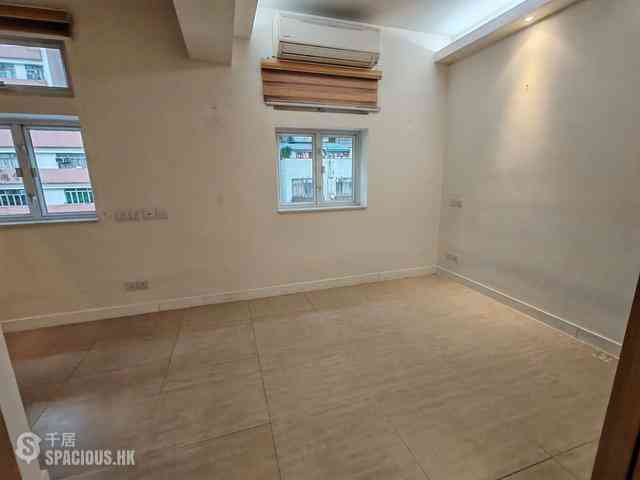 Shek Tong Tsui - Fung Yip Building 08