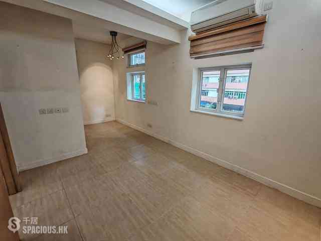 Shek Tong Tsui - Fung Yip Building 09