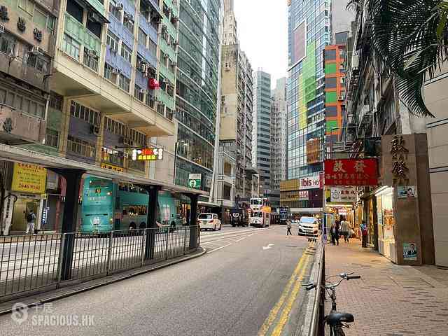Central - 72, Des Voeux Road Central 01