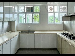 Shouson Hill - Pak Villa Block 41A-41B, Shouson Hill Road 06