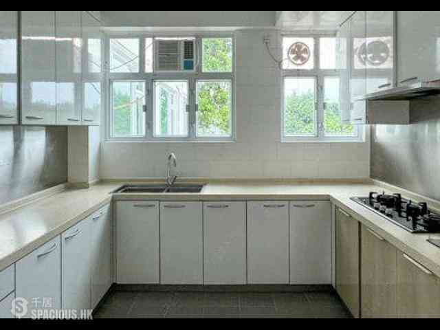 Shouson Hill - Pak Villa Block 41A-41B, Shouson Hill Road 06