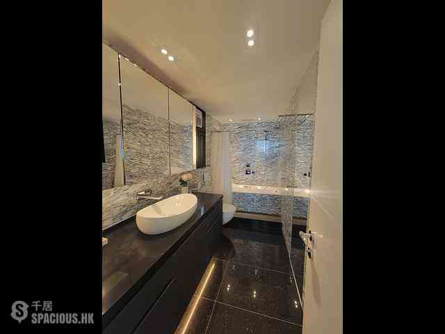 Tai Kok Tsui - Park Avenue Phase 1 Block 8 05