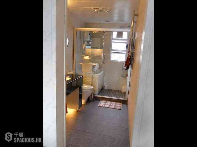 Mid Levels West - Skylight Tower 02