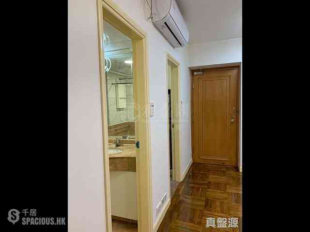 Tseung Kwan O - The Metro City Phase 2 Block 1 02