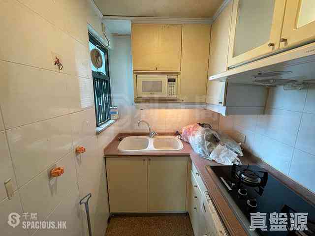 Tseung Kwan O - The Metro City Phase 2 Block 1 04