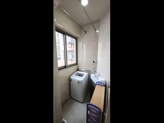 Shek Tong Tsui - Chong Yip Centre Block B 05