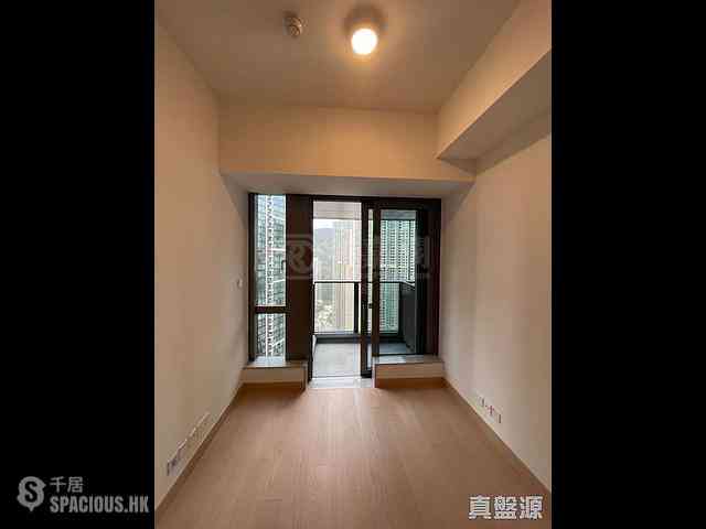Lohas Park - Lohas Park Phase 12A Seasons Place Tower 3B 04