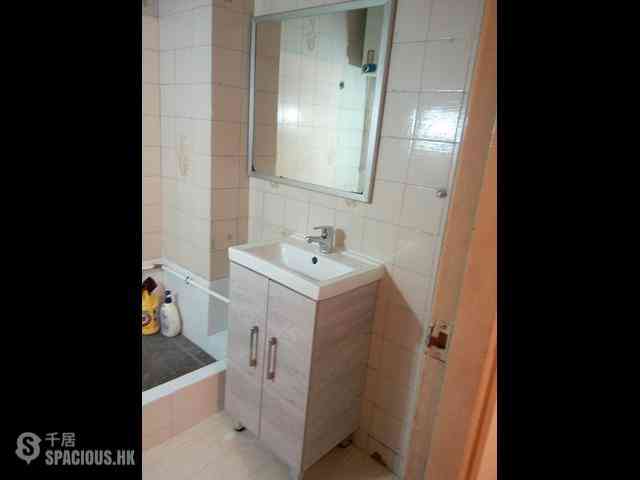 Mong Kok - Hung Wai Building Block 1 09
