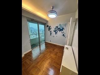 Tai Kok Tsui - Metro Harbour View Phase 2 Block 5 02
