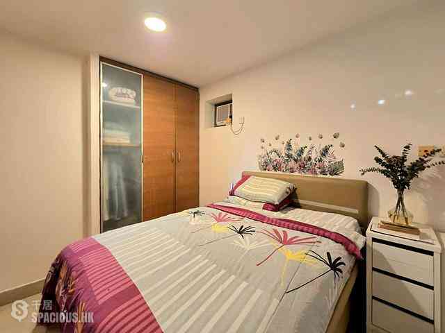 Tung Chung - Seaview Crescent 11