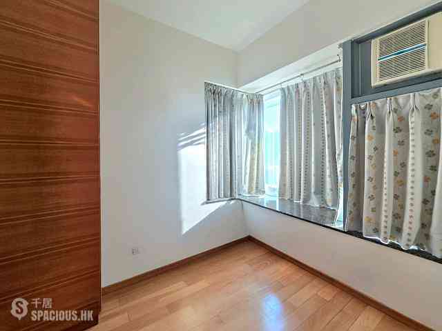 Tung Chung - Seaview Crescent 09