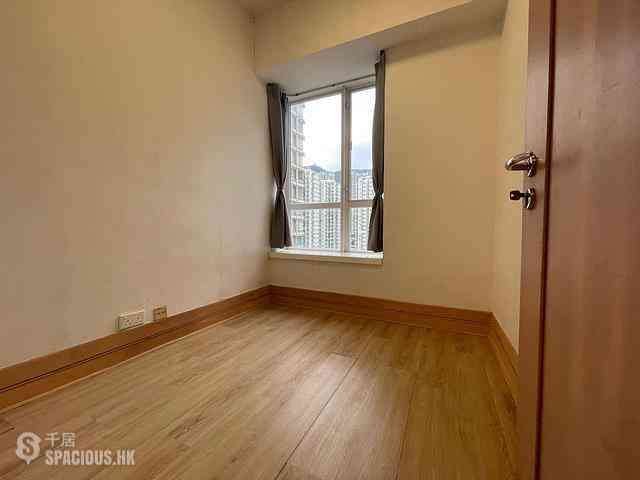 Quarry Bay - The Orchards Block 1 10