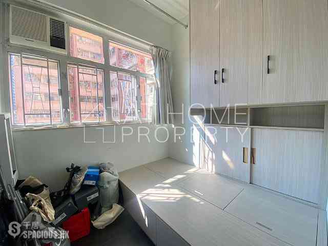 Sai Ying Pun - Kwan Yick Building Phase 3 05