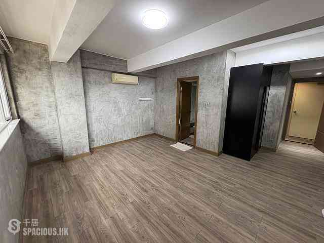 Sheung Wan - 245, Wing Lok Street 09