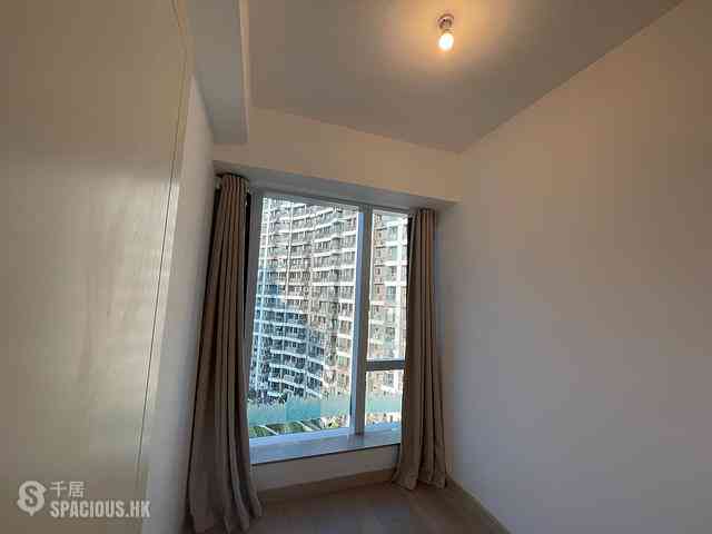 Tseung Kwan O - Monterey Block 5 08