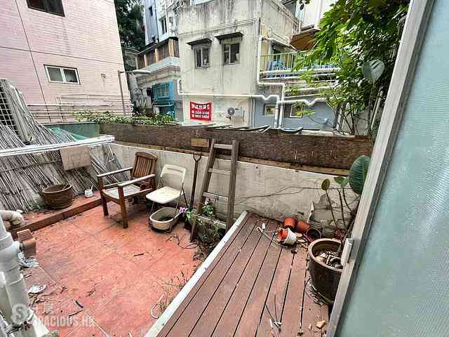 Sheung Wan - 256-258, Hollywood Road 03