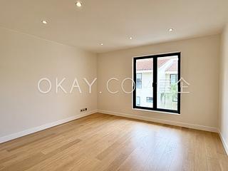 The Peak - Strawberry Hill 13