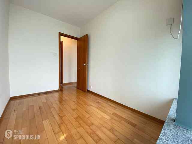 Tung Chung - Tung Chung Crescent 11