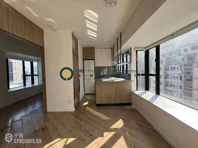 Sai Ying Pun - 111, High Street 01