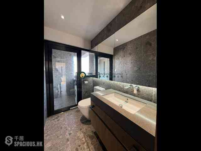 Sai Ying Pun - 111, High Street 04
