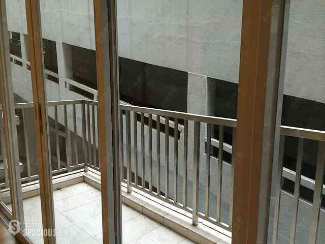 Wan Chai - Phoenix Court Block 1 36