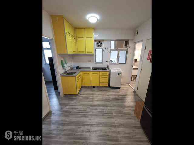 Kennedy Town - Luen Wai Apartment 01