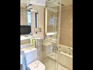 Wan Chai - The Avenue Phase 2 08
