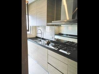 Wan Chai - The Avenue Phase 2 09