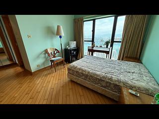 Fortress Hill - Le Sommet Block 1 02