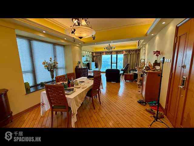 Fortress Hill - Le Sommet Block 1 03