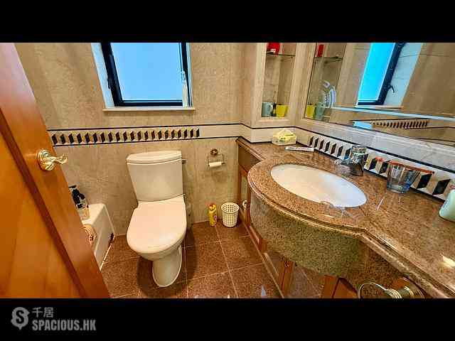 Fortress Hill - Le Sommet Block 1 06