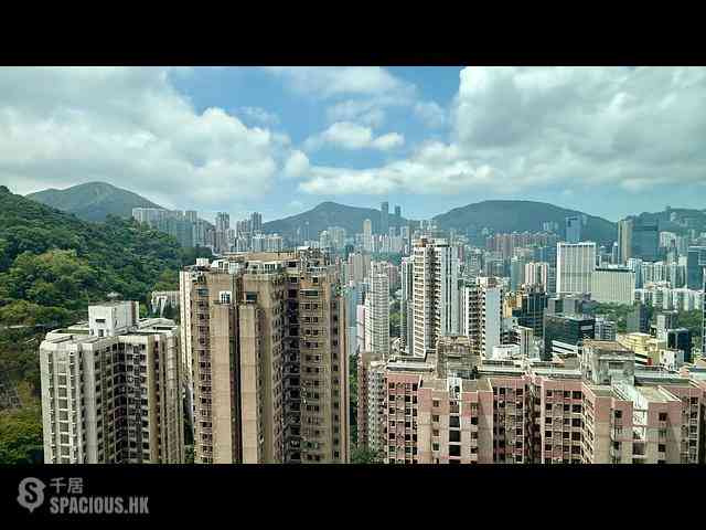 Fortress Hill - Le Sommet Block 1 07