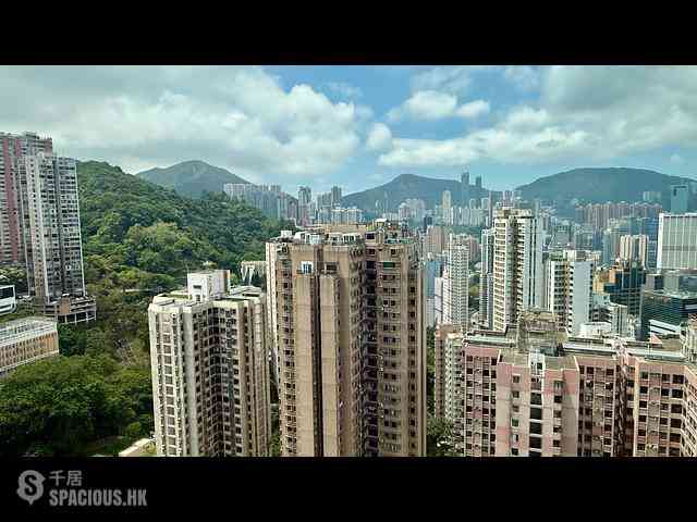 Fortress Hill - Le Sommet Block 1 08