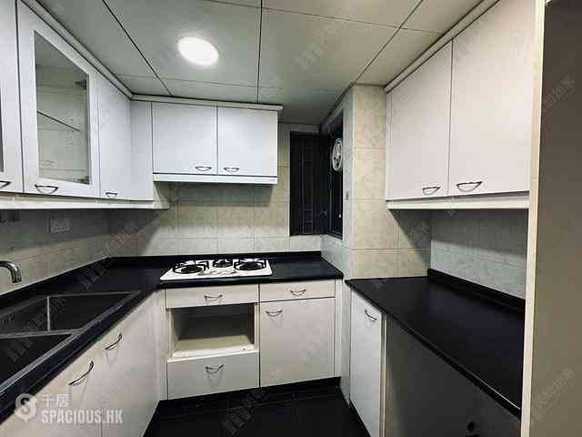 Tai Kok Tsui - Island Harbourview Block 2 04