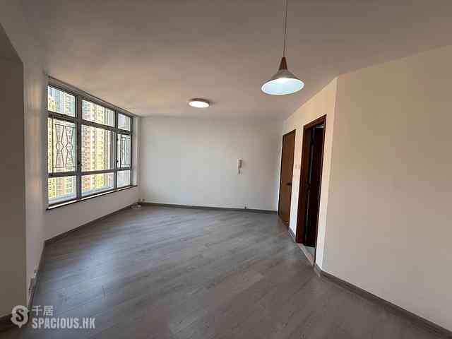 Ap Lei Chau - South Horizons Phase 2 Yee Ngar Court (Block 9) 01