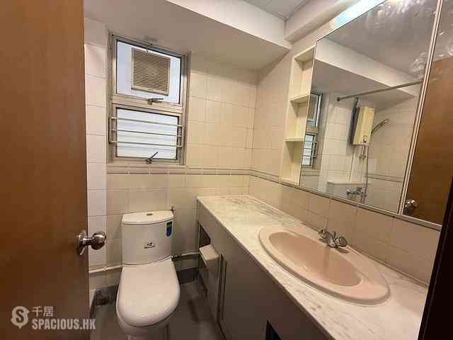 Ap Lei Chau - South Horizons Phase 2 Yee Ngar Court (Block 9) 07