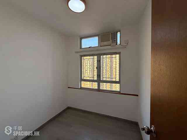 Ap Lei Chau - South Horizons Phase 2 Yee Ngar Court (Block 9) 08