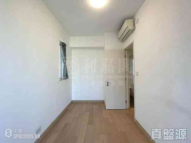 Tseung Kwan O - Monterey Block 1 03