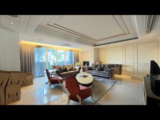 The Peak - Strawberry Hill 08