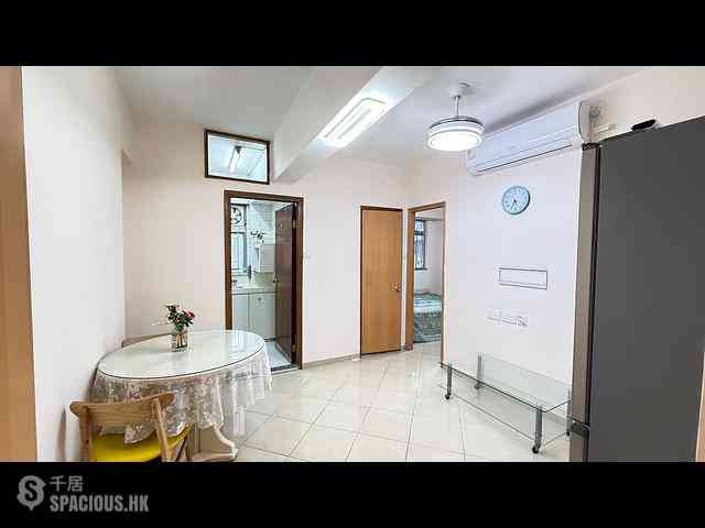 Sai Ying Pun - Wai Tak Building 01